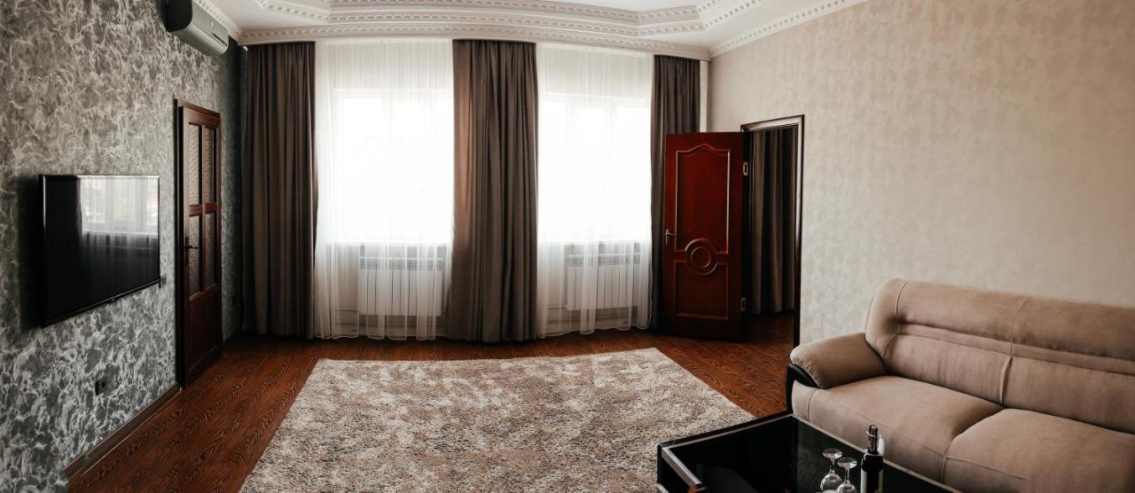Grand Hotel Biškek Exteriér fotografie